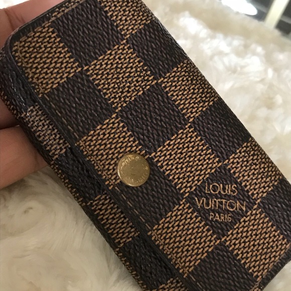 Louis Vuitton Accessories - Auth Louis Vuitton 4 key holder.